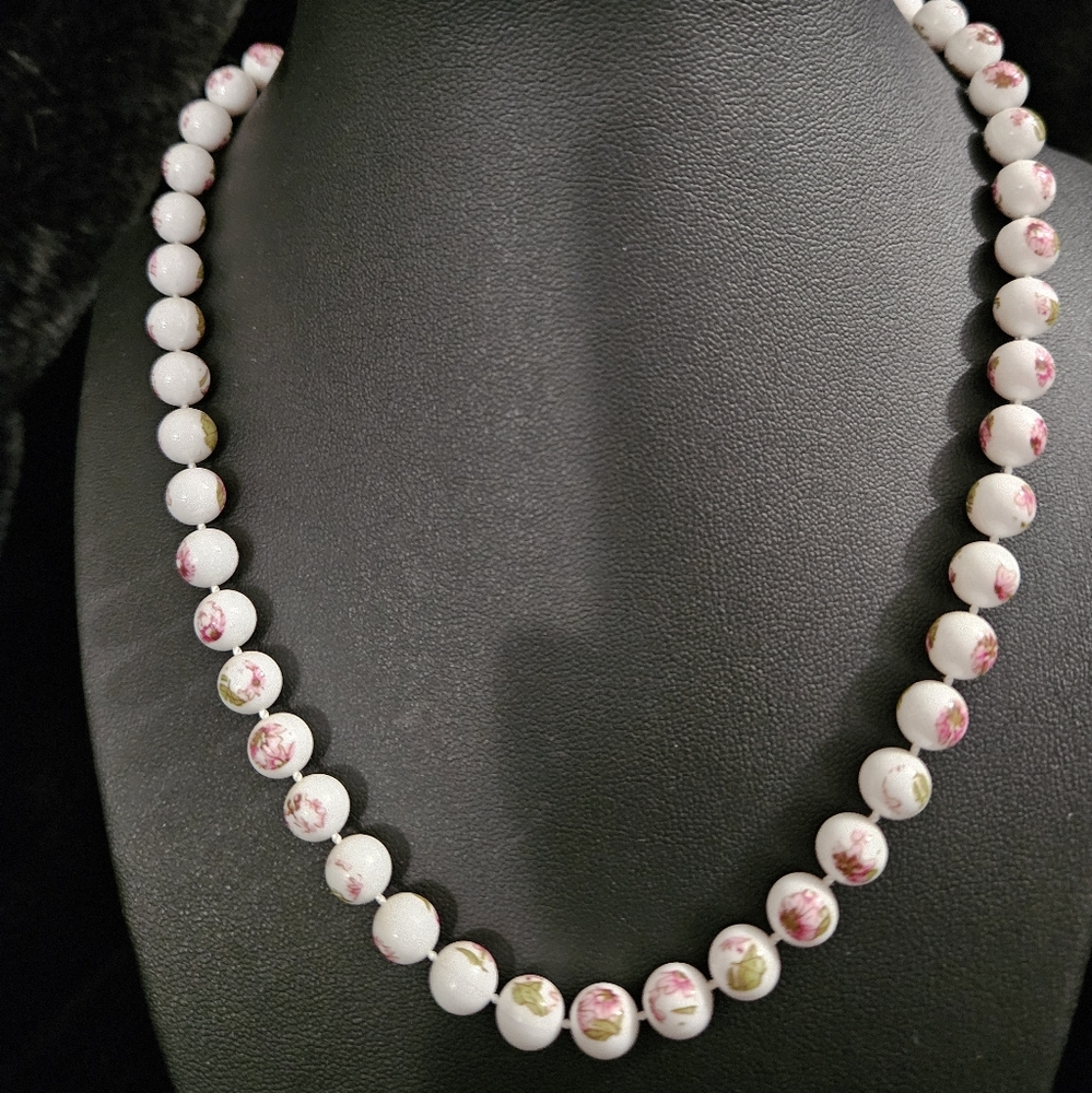 Vintage White Plastic Beaded Necklace